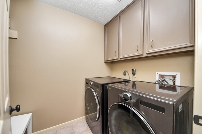 Building Photo - 2307 Stephens Grant Dr