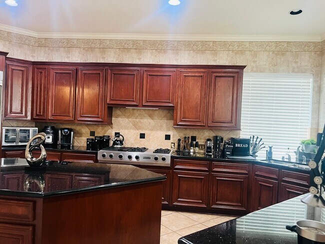 Building Photo - 4114 Fisher Lake Dr