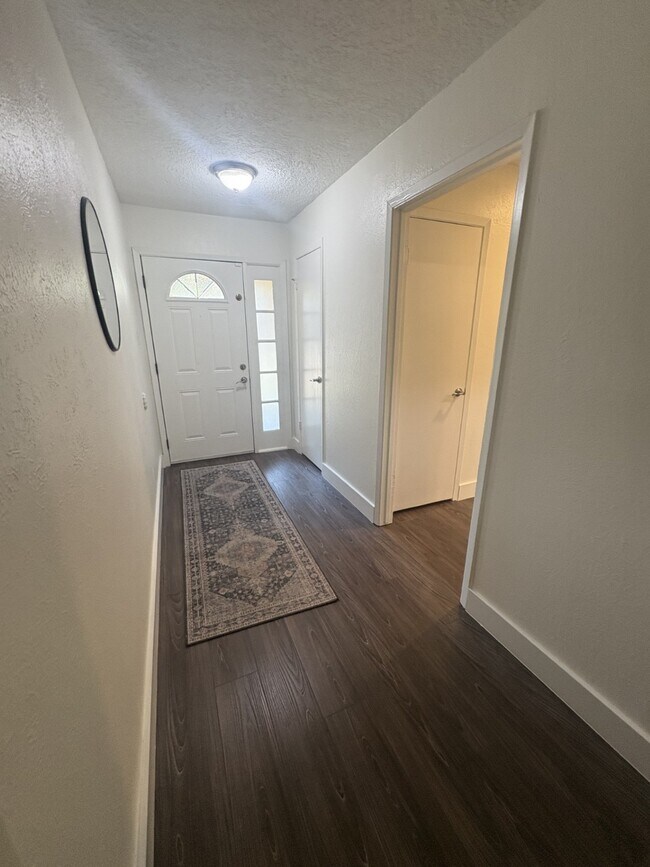 Building Photo - 22419 Deville Dr