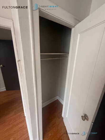 Building Photo - 3244 N Pulaski Rd