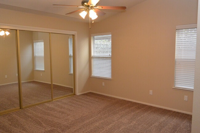 Building Photo - 1035 S Tracy St