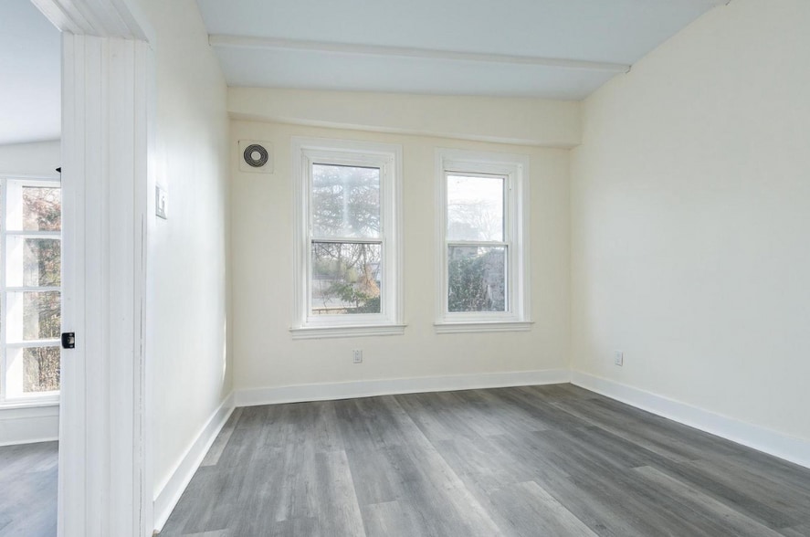 Building Photo - 46 W Washington Ln