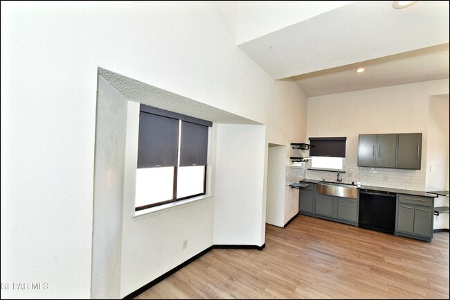 Building Photo - 7249 Imperial Ridge Dr