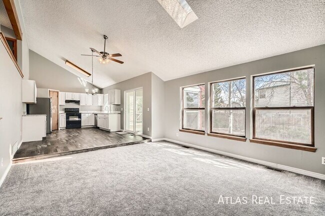 Building Photo - 8465 Freemantle Dr