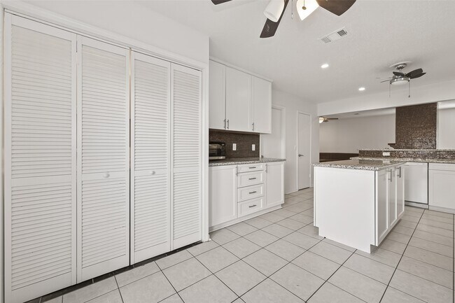 Building Photo - 1506 Apple Park Dr