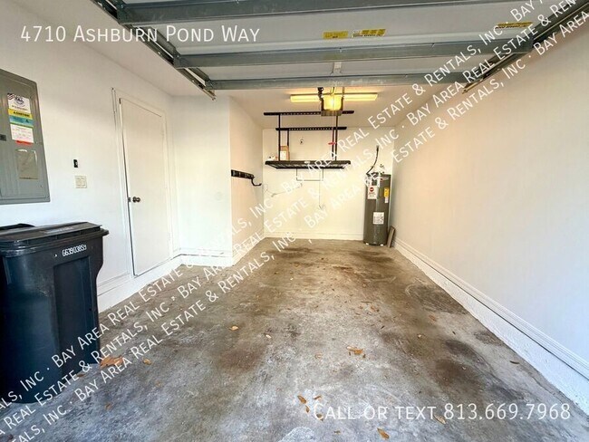 Building Photo - 4710 Ashburn Pond Way