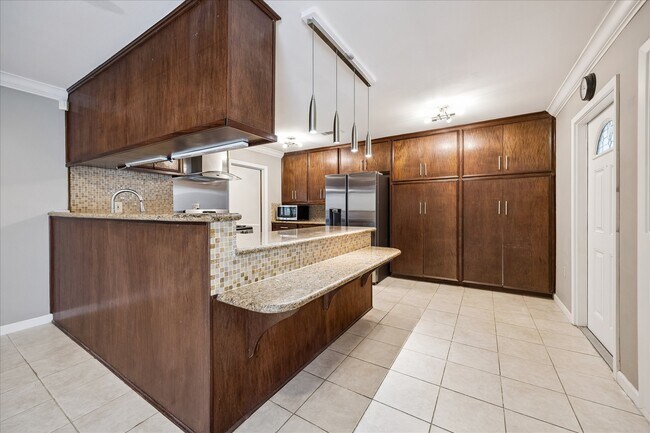Building Photo - 3630 Latma Dr
