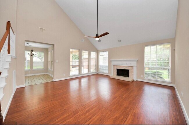 Building Photo - 1003 Clarenda Falls Dr