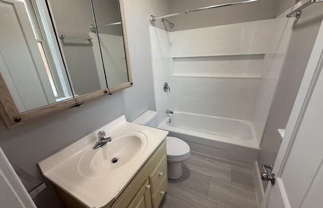 Building Photo - 2819 Glendora Ave