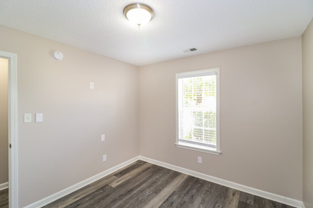 Building Photo - 5746 Oakley St