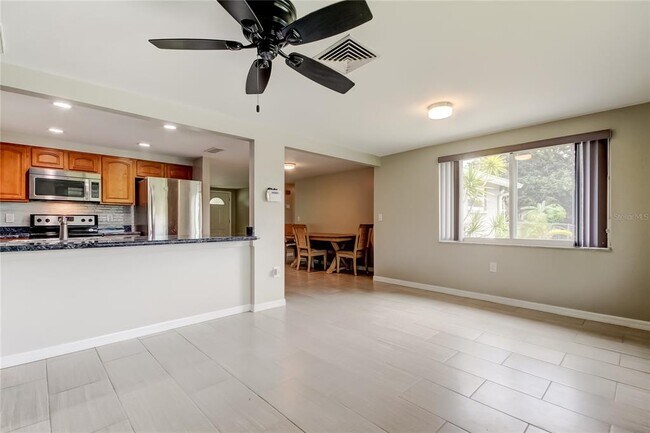 Building Photo - 7244 Amber Dr