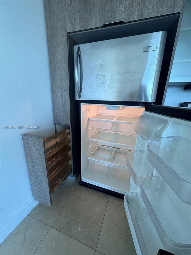 Building Photo - 1401 SW 22nd St