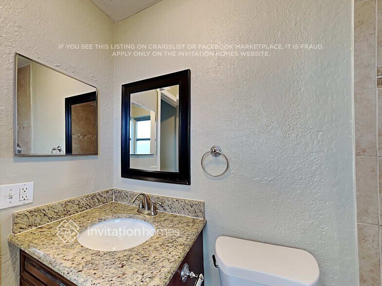 Building Photo - 8841 NW 21st Manor