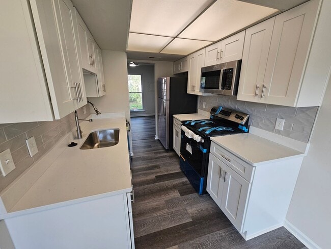 Building Photo - Smoke Tree