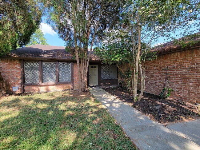 Building Photo - 9415 Beckford Dr