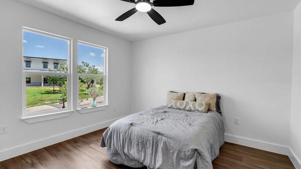 Building Photo - 105 Chesterfield Dr