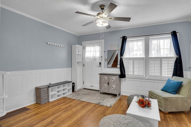 Building Photo - Fully Furnished Downtown Carlisle Townhouse with Fenced Yard and Off Street Parking