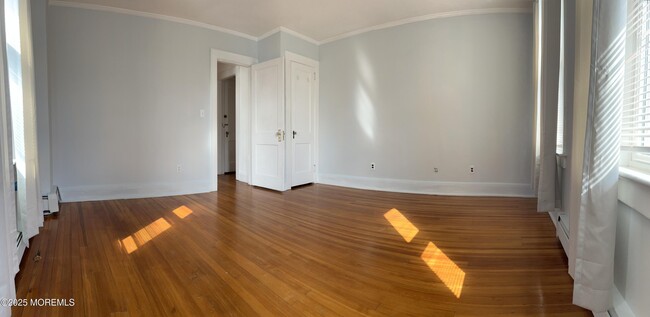 Building Photo - 17 Codington Pl