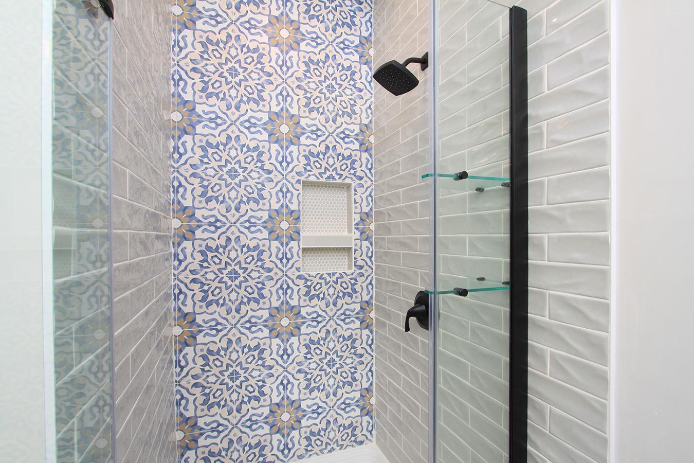 primary shower - 131 Mill St