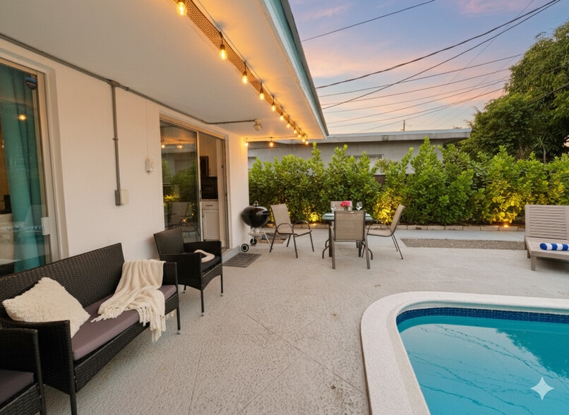 Building Photo - 2841 SW 4th Ct