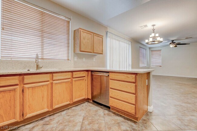 Building Photo - 1948 W Hammer Ln