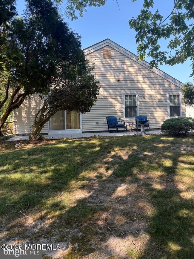Building Photo - 2 Elm Ct