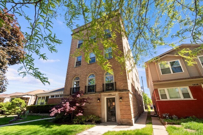 Building Photo - 1414 Dobson St