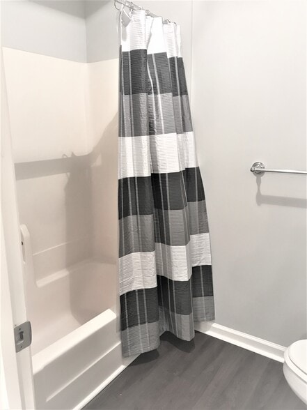 Bathroom - 709 Abingdon Way NE