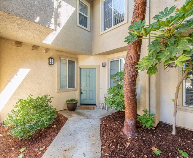 Building Photo - Newer 2 story townhome in desirable South San Jose Neighborhood