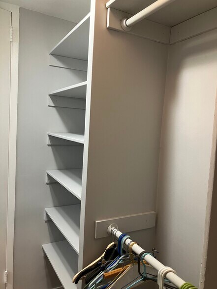 Custom Closets - 1400 E 55th Pl