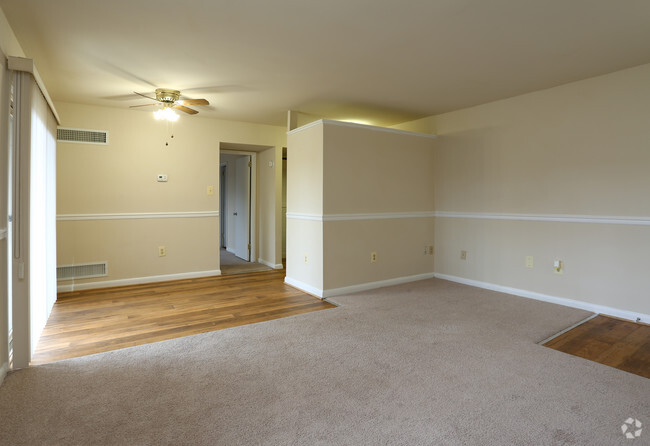 Interior Photo - Laurel Park & Laurelton Court