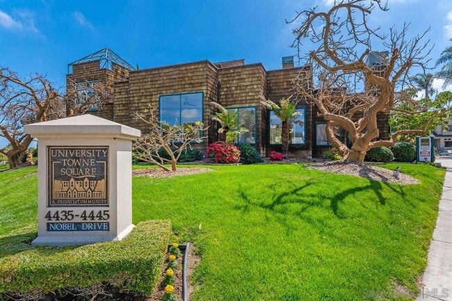 Building Photo - Beautiful 1 bedroom, 1 bath condo in La Jolla