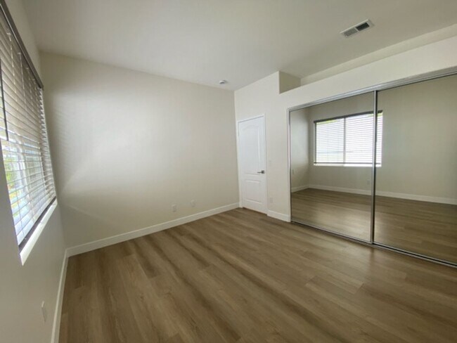 Building Photo - 3+ bd 2.5bth in The Summit of Ocean Hills