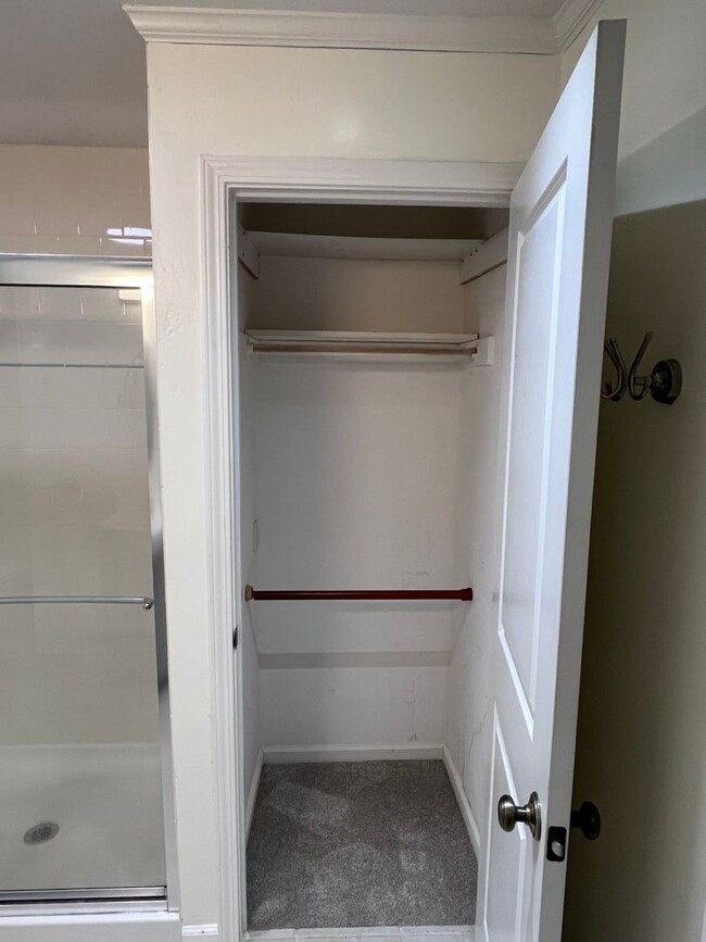 Building Photo - BEAUTIFUL UPDATED HOME IN EAST SAC!!