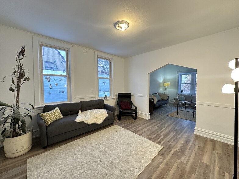 Building Photo - 1626 N Fairfield Ave