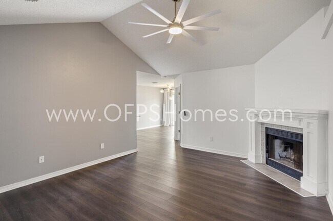 Building Photo - 1845 Brick Cir