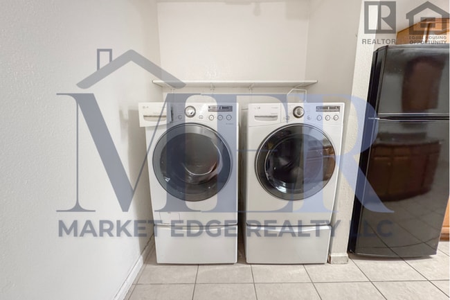 Building Photo - 2Bed/2Bath Townhome at Indian School/67th Ave! $199 MOVE-IN SPECIAL! Ready for Immediate Move-In!