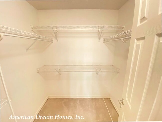 Building Photo - Wonderful Home in Andover Lakes!