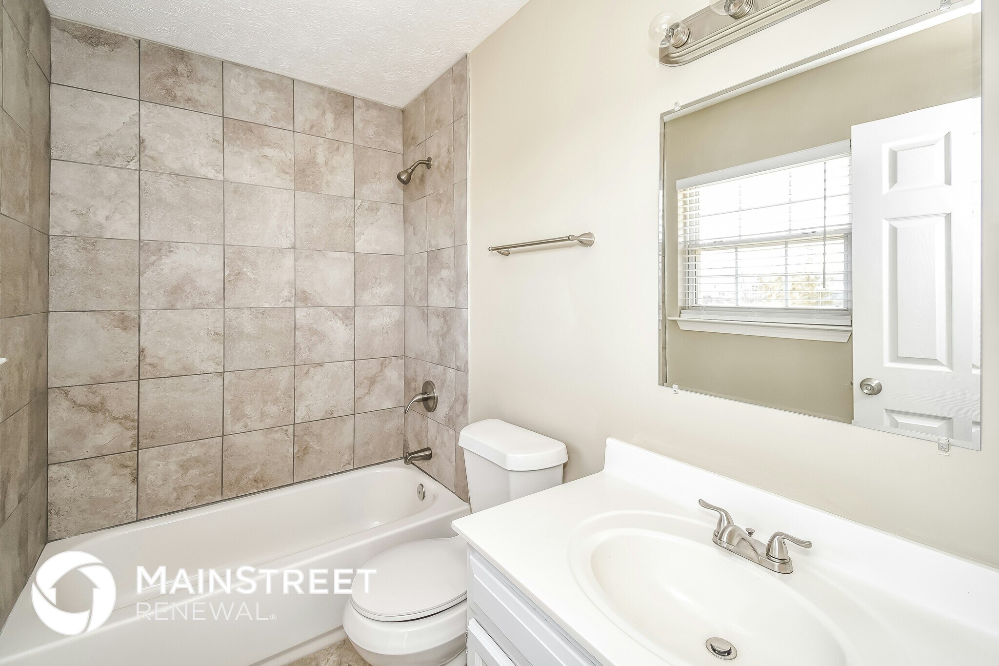 Building Photo - 385 Drake Dr