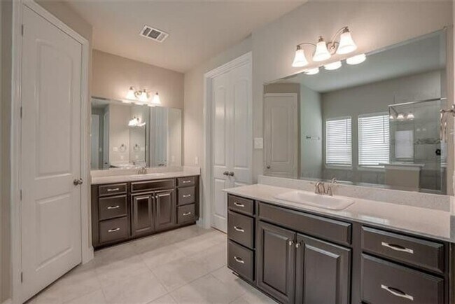 Building Photo - Stunning 5BR House in Sunnyvale