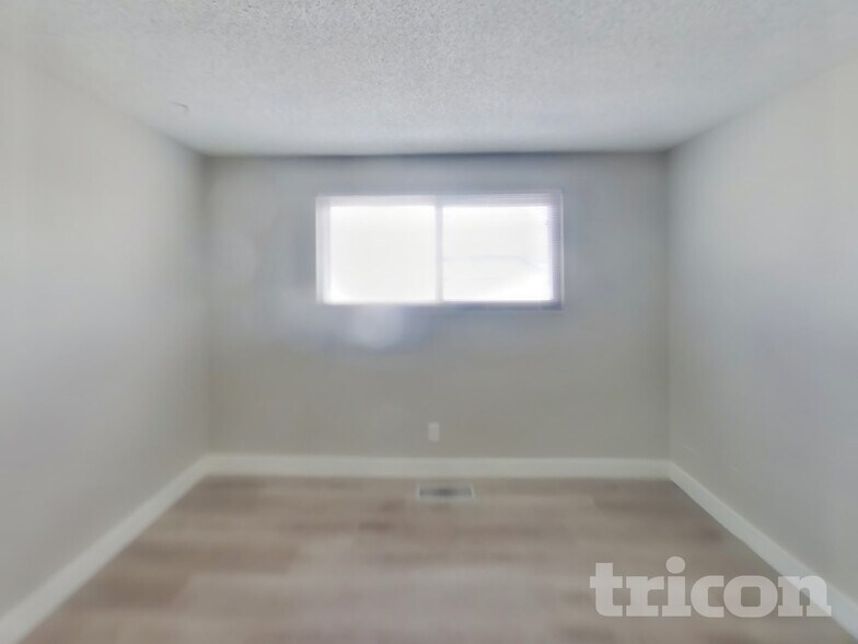 Building Photo - 3181 Arville St