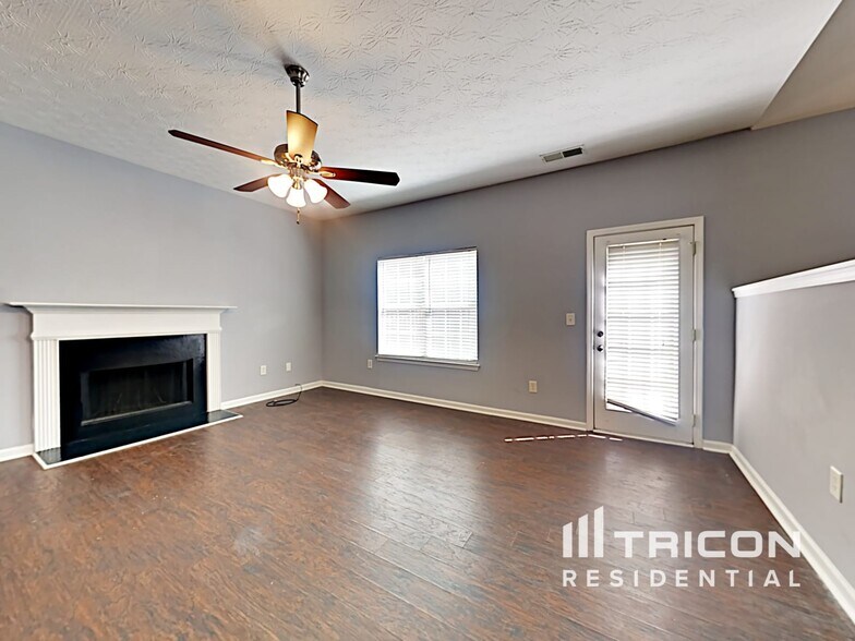 Building Photo - 660 Escalade Dr