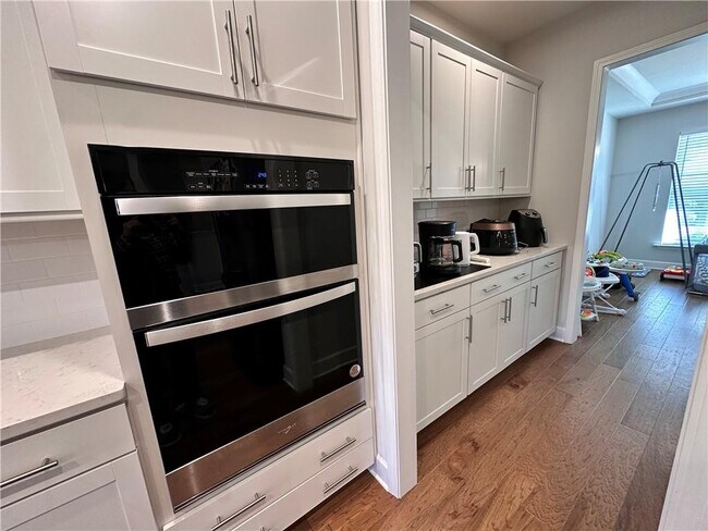 Building Photo - 5430 Wheeler Ridge Rd