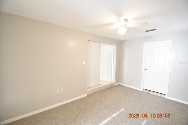 Building Photo - 10922 Hyacinth Ave