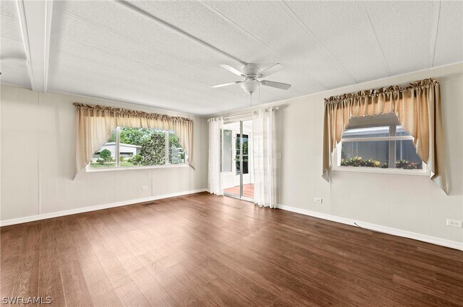 Building Photo - 40 Lemans Dr