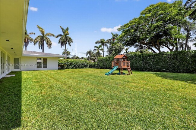 Building Photo - 7200 SW 137th St