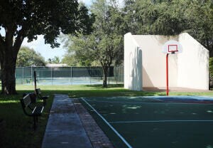 Building Photo - 2650 Greenwood Terrace