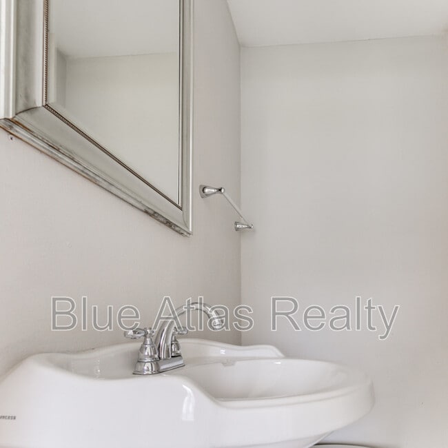 Building Photo - 2015 Glenfield Ave