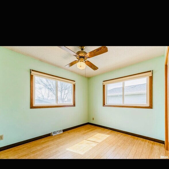Building Photo - 4204 Warren St