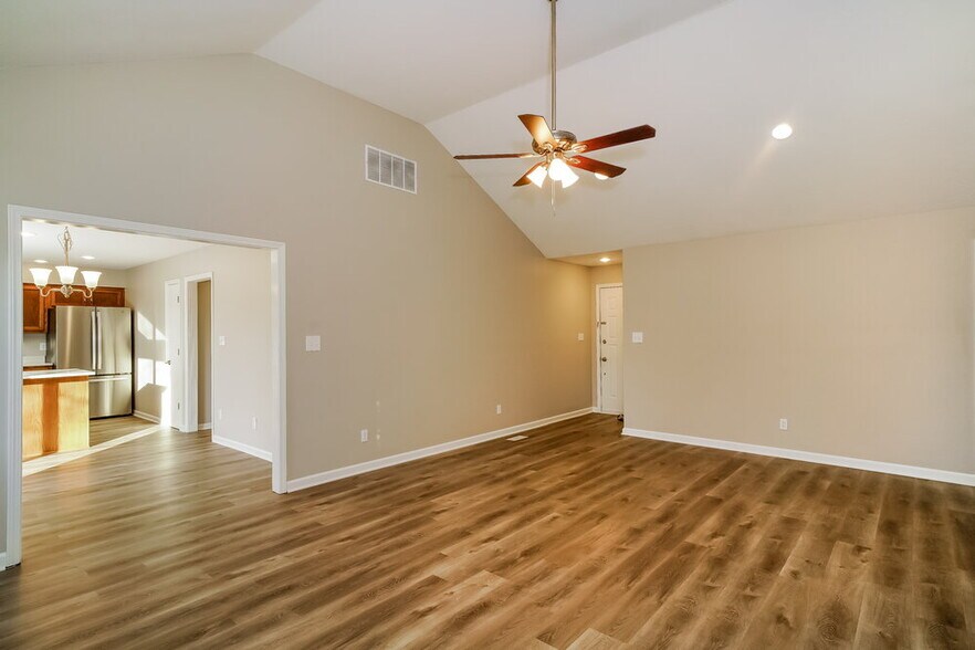 Building Photo - 5349 Tracey Jo Rd